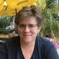 Comment commencer à créer en Python avec Amazon Q Developer