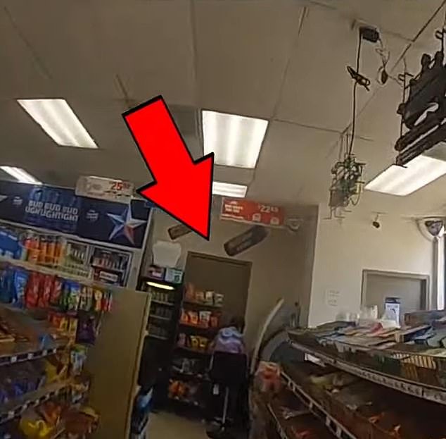 Une femme qui s’est fait arnaquer a été empêchée de mettre plus d’argent dans un guichet automatique Bitcoin