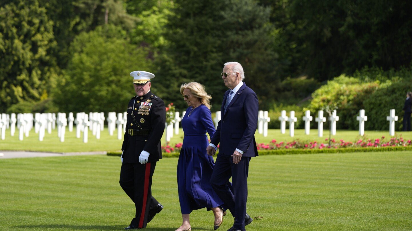 Biden rend hommage aux morts de guerre américains avec une visite au cimetière mettant fin à un voyage en France qui a servi de réprimande à Trump
