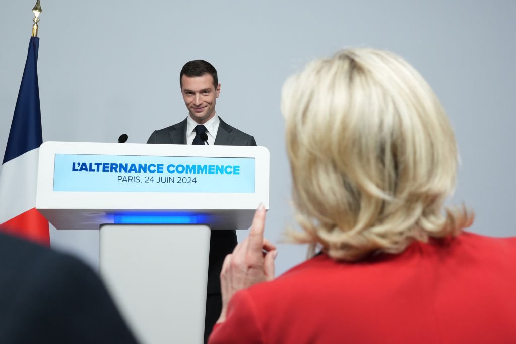 La France maintient les marchés en alerte alors que Le Pen se bat à gauche pour le pouvoir La France maintient les marchés en alerte alors que Le Pen se bat à gauche pour le pouvoir