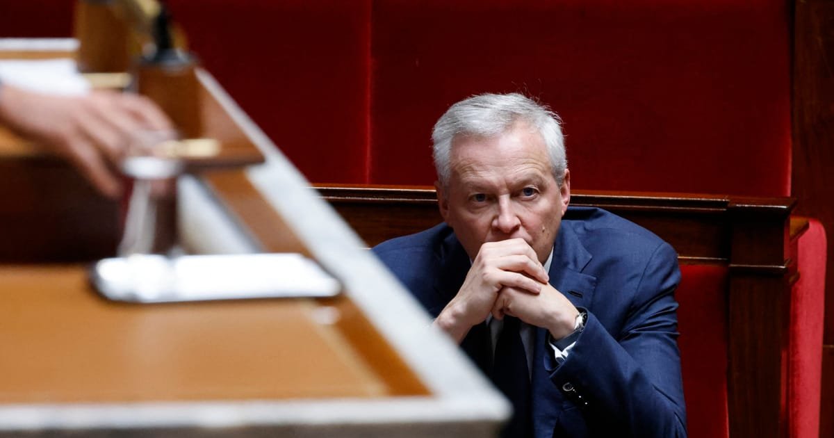 La France s’en prend aux chiens, les proches de Macron se désespèrent