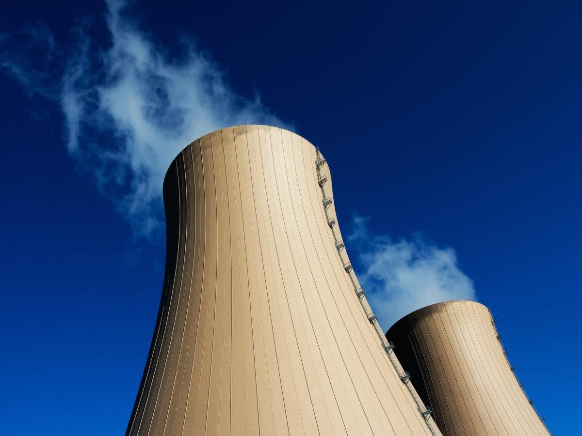 Les prix de l’énergie en France deviennent négatifs alors que la forte production d’énergies renouvelables met les centrales nucléaires hors service