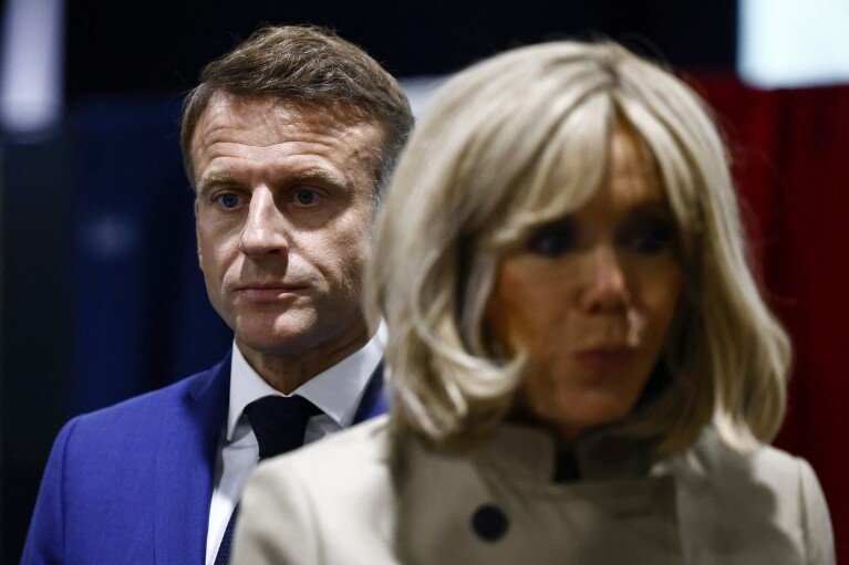 Les candidats français concluent des accords précipités pour tenter d’empêcher le Rassemblement national d’extrême droite de diriger le gouvernement