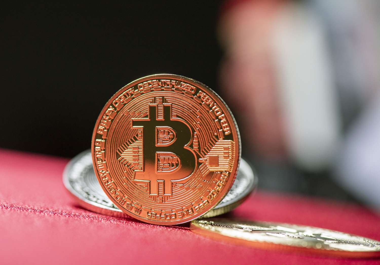 Actualités du marché des crypto-monnaies : le Bitcoin repasse au-dessus de 63 000 $