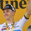 Un baiser coûteux : un cycliste du TdF condamné à une amende pour un baiser en course