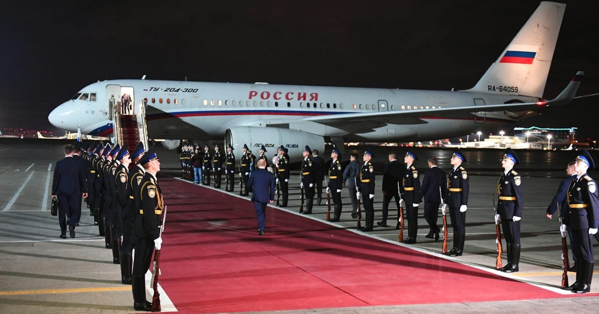 « Cela le brise » : l’échange de prisonniers de Poutine laisse des centaines de personnes derrière lui