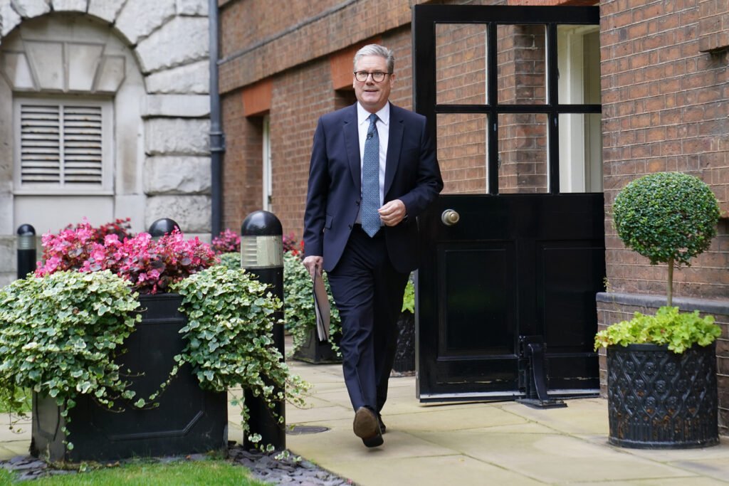 Courage, Keir ! Starmer est invité à se détendre