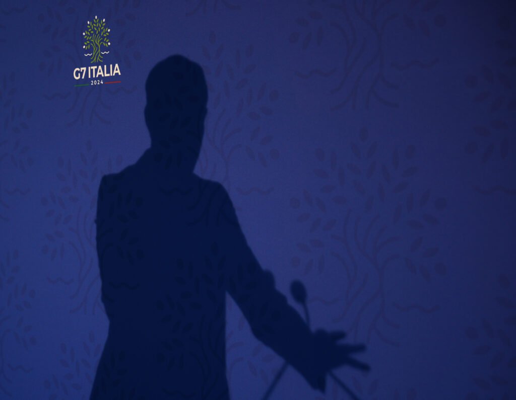 LUE tergiverse pendant que Kyiv brule