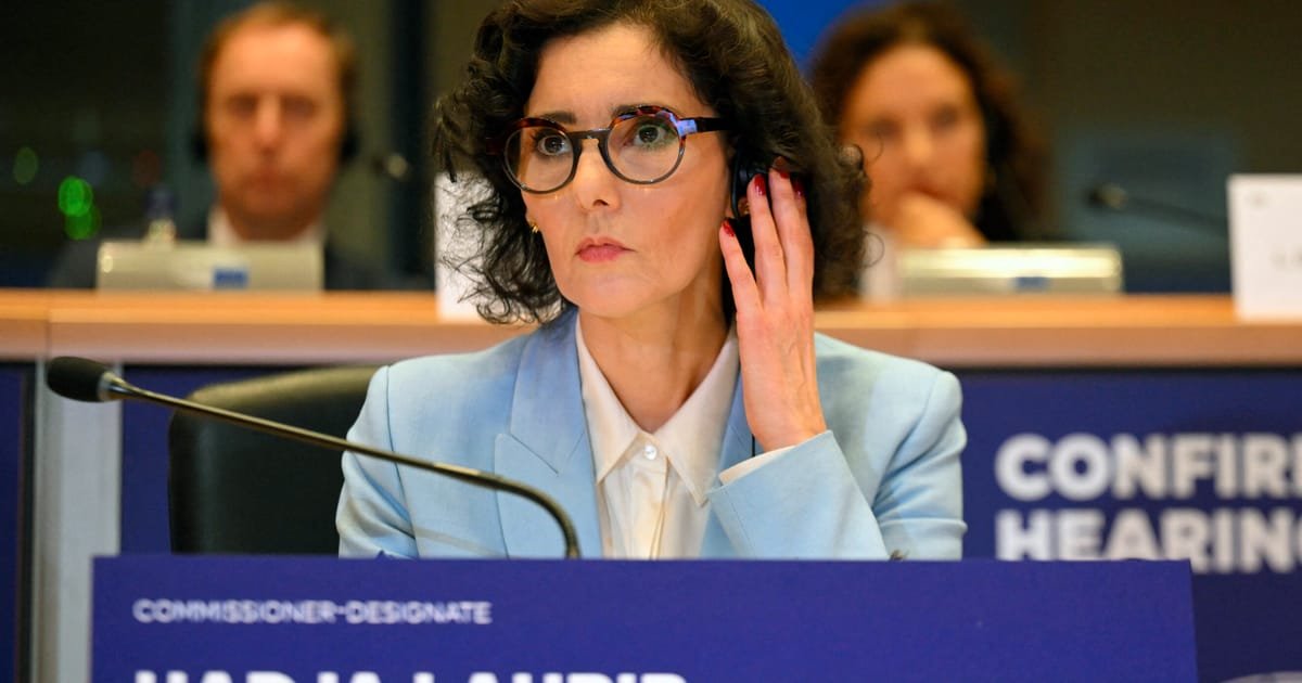 Comment un accord d’otages politiques a sauvé les emplois de deux commissaires