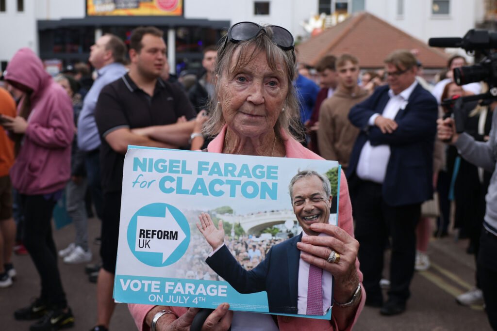 Pourquoi le chemin vers le pouvoir de Nigel Farage passe par une ville balnéaire balayée par la pluie